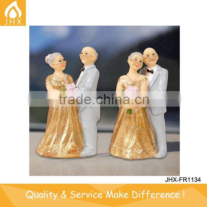 Wholesale Custom Resin Gold Wedding Anniversary Figure