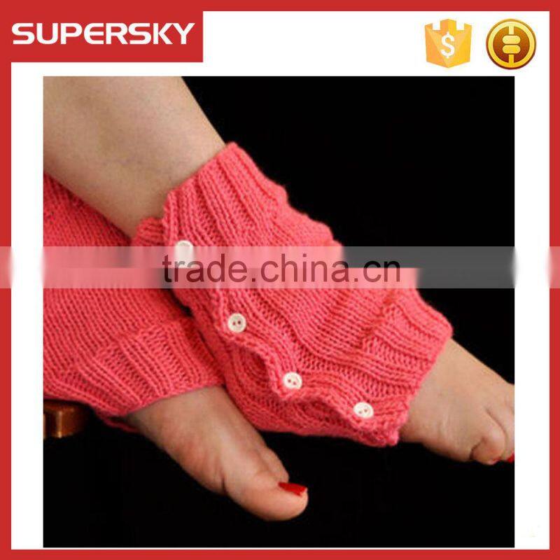New wholesale customized watermelon red knitted girls boot cuffs with line shell buttons