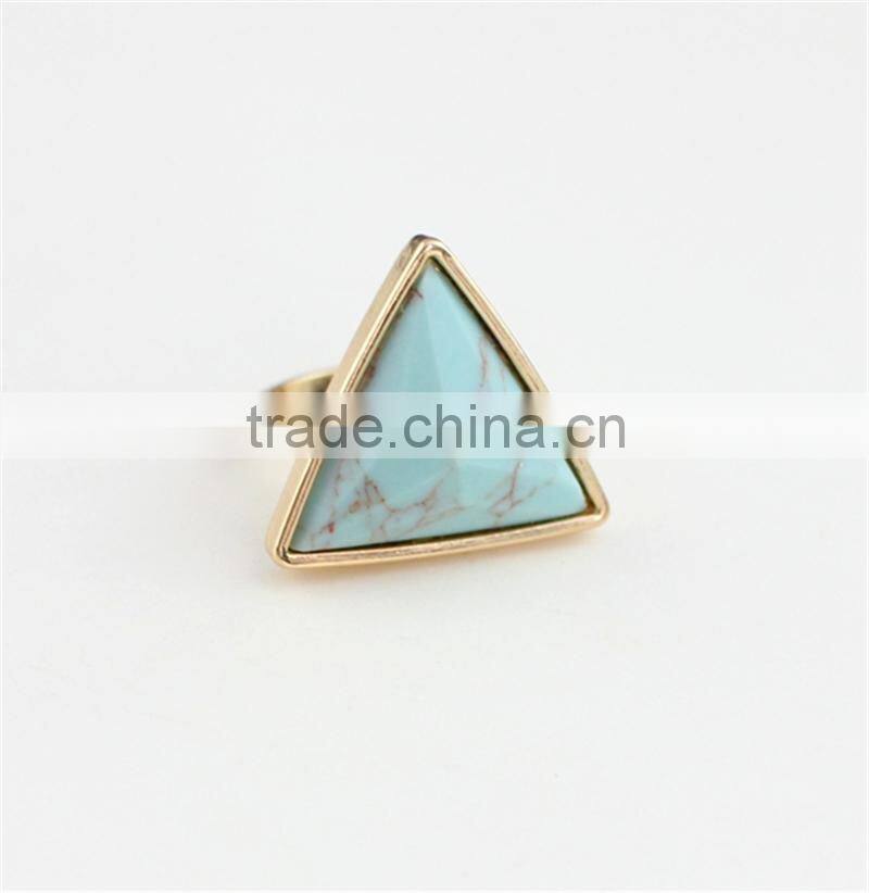 2015 Triangle Shape Ring Gold Ring With Stone