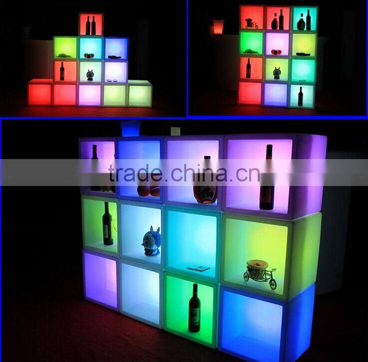 Illuminated rechargeable plastic wine/liquor led display rack