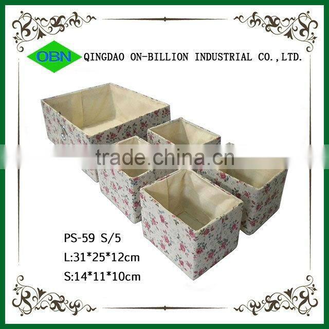 Basket lining sundries storage