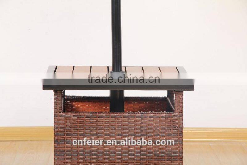 2016 new umbrella stand rattan garden table