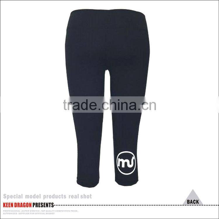 Black capri pants with a small custom logo cheap womens leggings