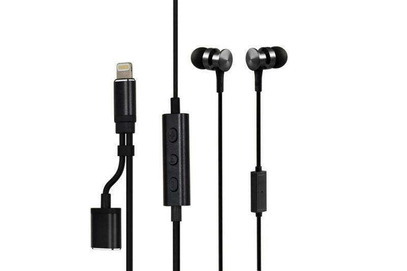 Newest High Quality Wired Stereo Super Bass MFi Earphone for iPhone with charging and listening concurrently
