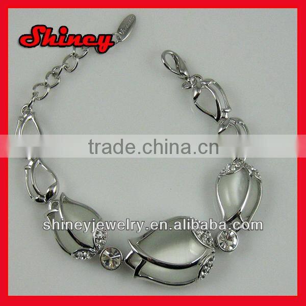 Fashion beautiful diamond paved lead and nickal free yiwu cheap bracelet