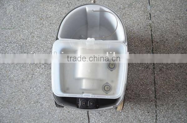 Hand held cleaning machine carpet roller cleaner