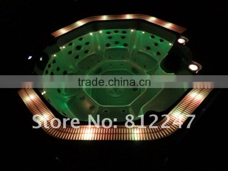 luxurios LED outdoor whirlpool spa