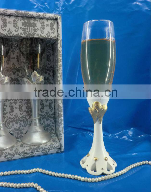 love themed resin wedding accessory champagne flutes