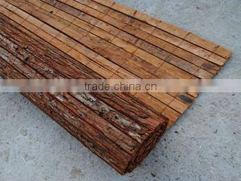 Strong natural garden bark fencing rolls sells in the supermarket