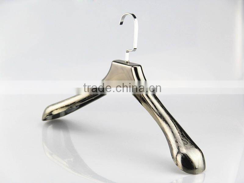 IMY-373 electronic China plating man plastic hanger rack