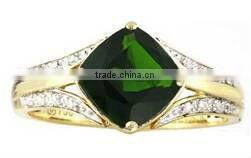 Emerald and diamond jewelry set