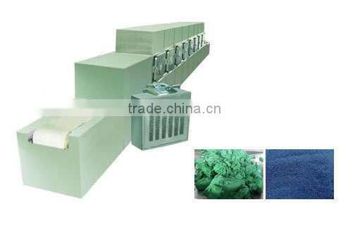 Industrial continuous microwave drying and sterilizing machine