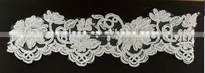 2015 beautiful white chantilly lace from china