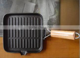 WS-FP09 cast iron grill pan with wooden handle