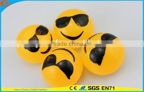 Hot Selling High Quality Novelty Design Emoji with Flying Kiss Face Splat Ball Toy