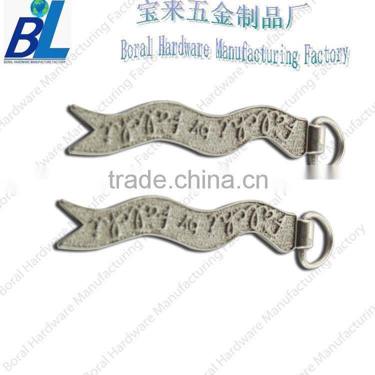 Rotatable snake shape decorative zipper pull