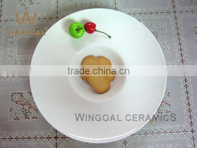 Ceramic round shape pasta plate