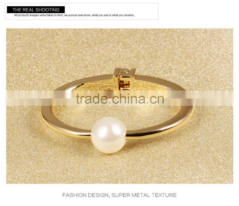 Opal Pearl Bangle Europe 18 K Gold Exaggerated Version Of Ms Wide Bracelet