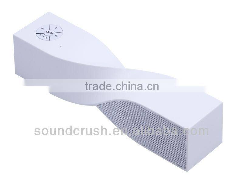 Butterfly shape portable speaker twisted bluetooth speaker