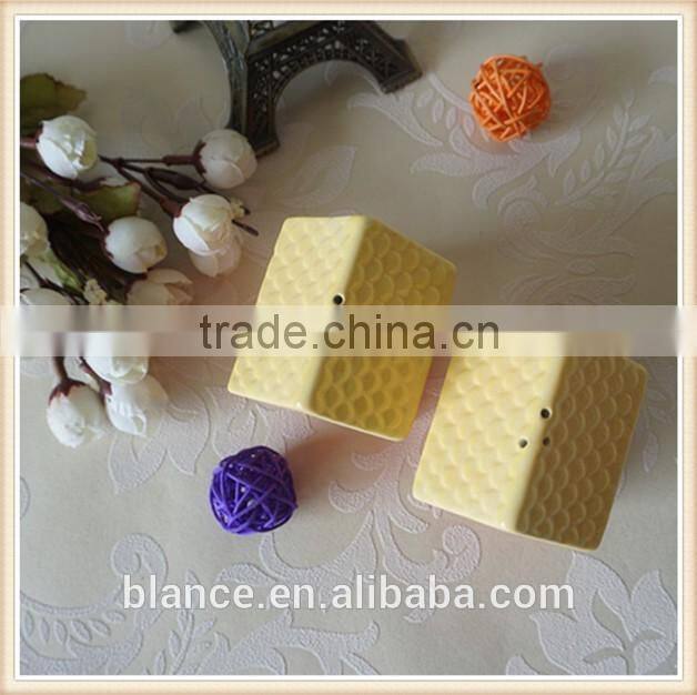 ceramic samll house spice shaker house design salt shaker