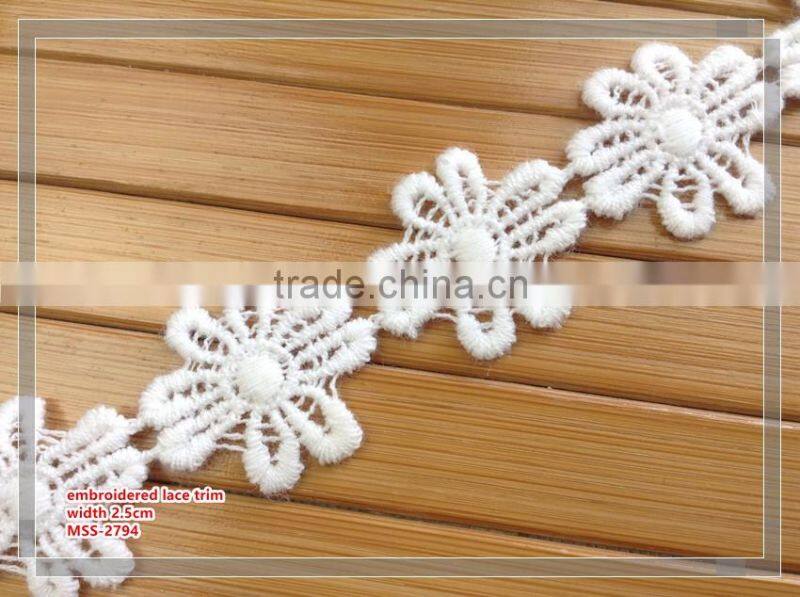 2.5cm width lady garment gold color embroidered lace trim