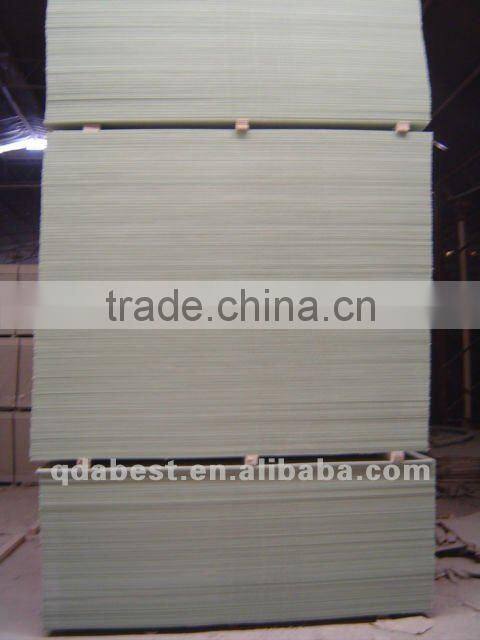 Square edge paper faced plasterboard