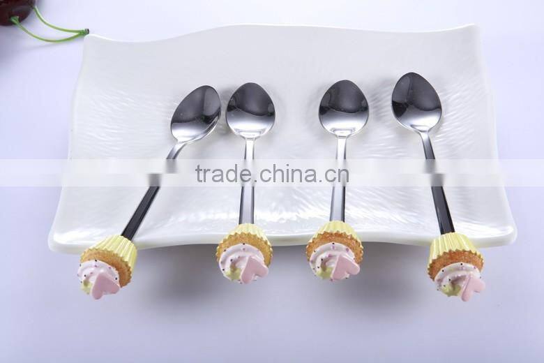 Cute and elegant design dessert spoon set with gift box packing