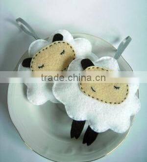 alibaba express hot sale high quality new products wholesale handmade felt sheep shaped christmas hanging decoration