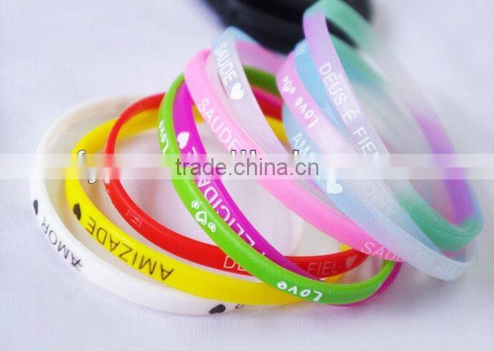 2016 cheap embossed silicone wristband for promotion