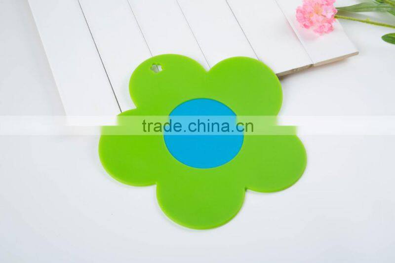 Flower petals insulation silicone cup pad
