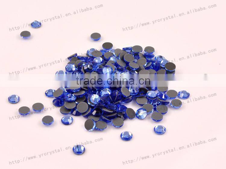 Round shape light sapphire color with silver foiling flat back hotfix strass