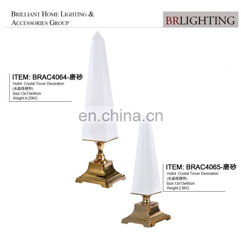 Crystal obelisk on metal base for home decoration and wedding decoration