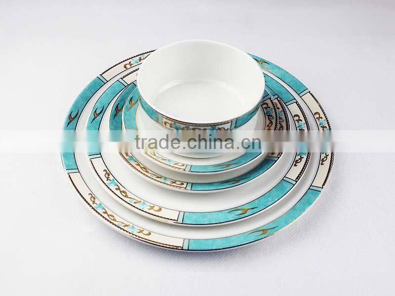 Porcelain dinner set