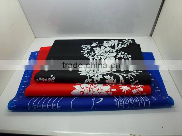 different sizes non stick and heat resisitant silicone dinner table mat