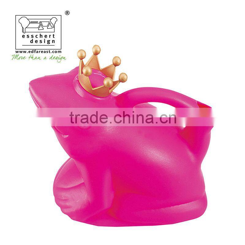 designer frog king shape watering can plastic pink 1.6L