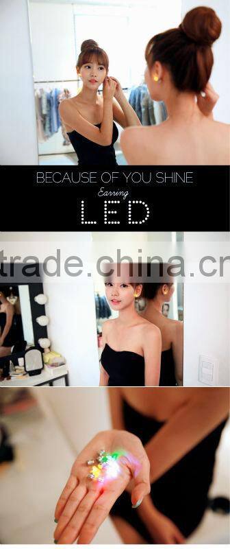 China factory wholesale New products Led fashion blinking colorful diamond earring