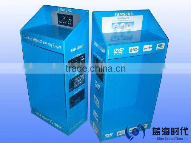 Folding corrugated plastic display