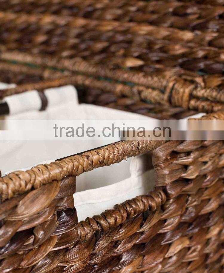 Eco-friendly dyeing water hyacinth woven laundry hamper with liner