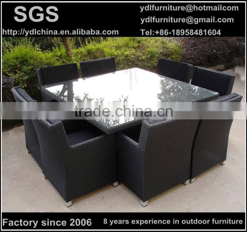 garden dinner table and chairs