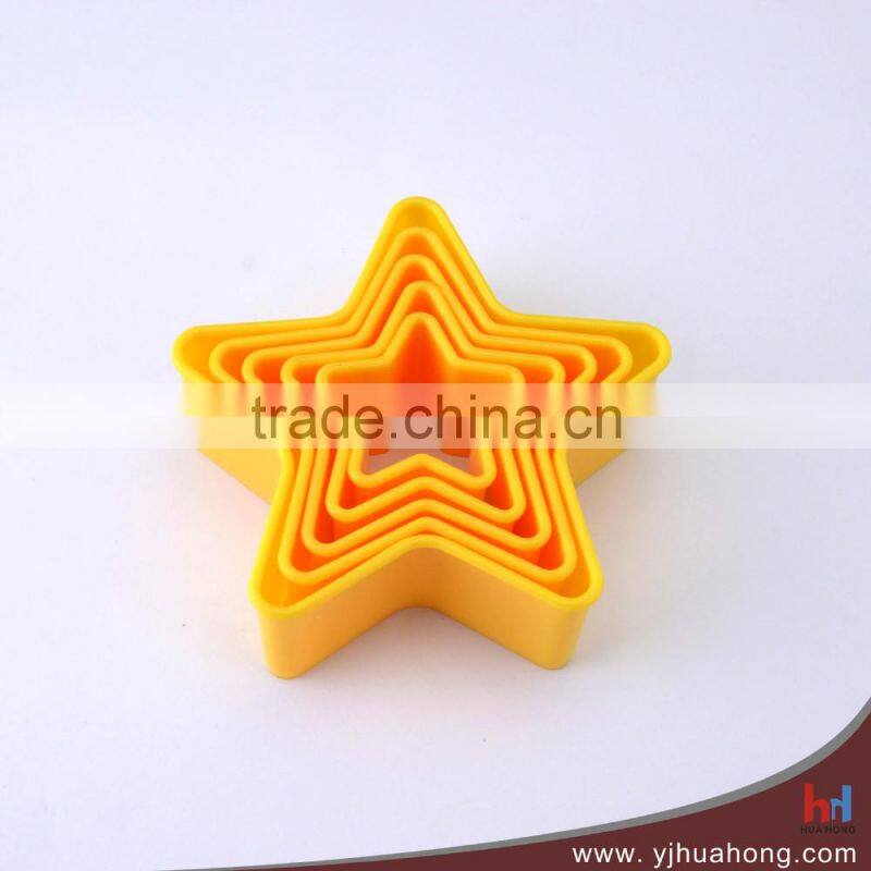 7 Pcs Plastic Mini Sandwich Cutter (HCM-P01)