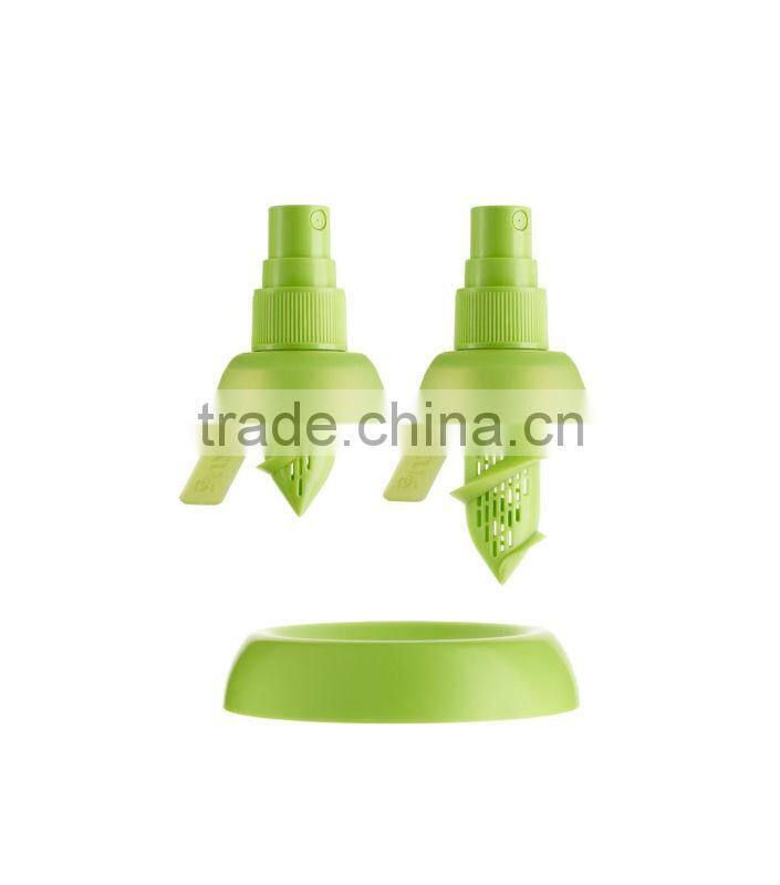 Manual Citrus Juicer and Food Sprayer Set