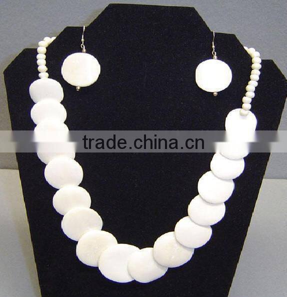 white collar necklace