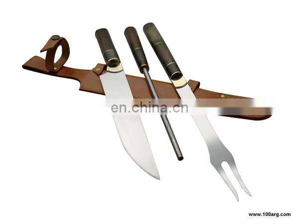 ASADO SET, TRIPLE BUTTON KNIFE, FORK AND CHAIRA, LEATHER SHEATH TOTAL LENGTH 43 cm.