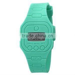 low price plastic LCD digital watches with many colors