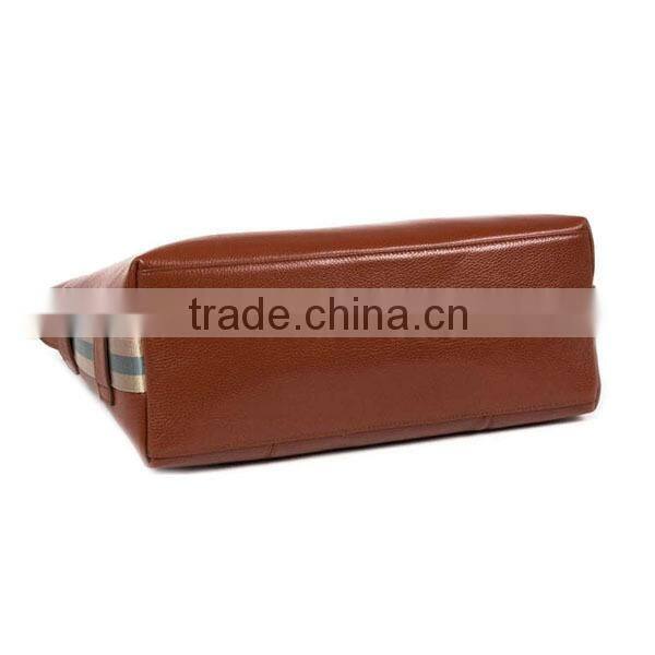 Office stylish brended name leather messenger bag for men