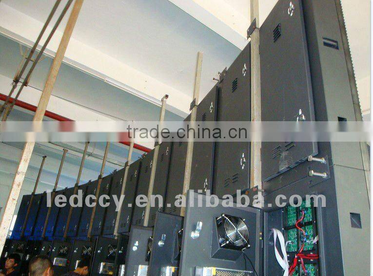 p16 outdoor full color curve led display screen on crosssroad