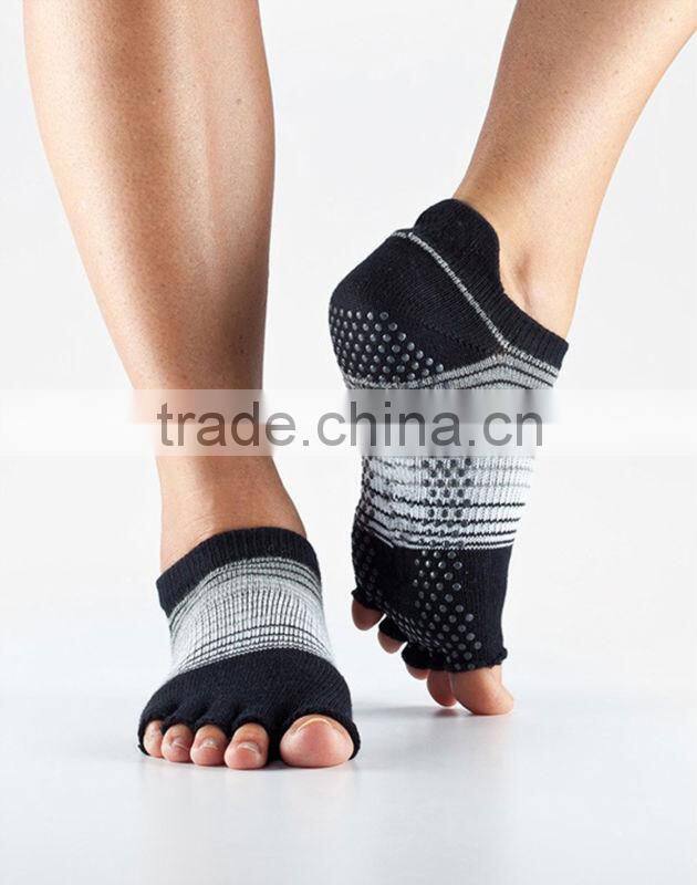 anti-slip cotton knitting toe yoga socks