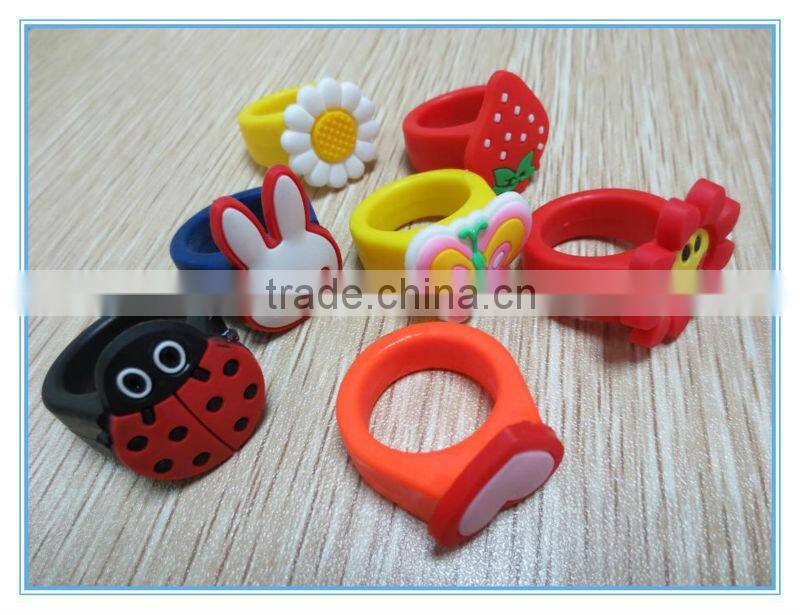 2014 Beautiful and lovely soft pvc fashion toy rings