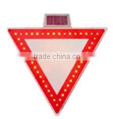 china supplier solar signal of giving way, flashing led traffic signage of giving way