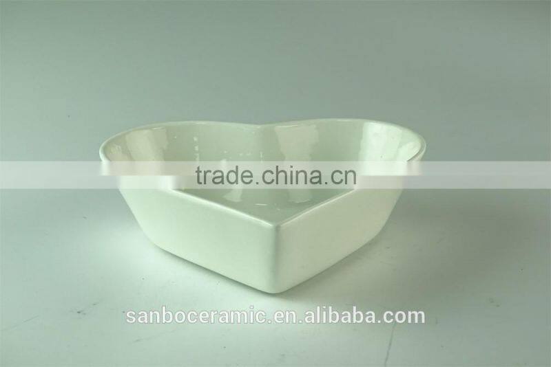 Bulk Stock white porcelain heart shape ceramic porcelain fruit plate salad plate for dinner